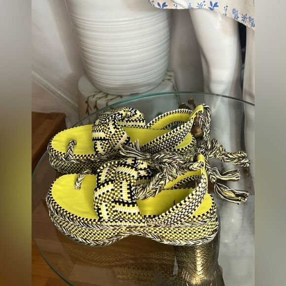 New Free People AMAMBAIH Beatriz Wrap Sandals Kaki-Lemon - Picture 4 of 8